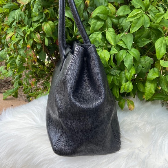 Chanel Caviar Black Leather Tote + Dustbag - Picture 5 of 15